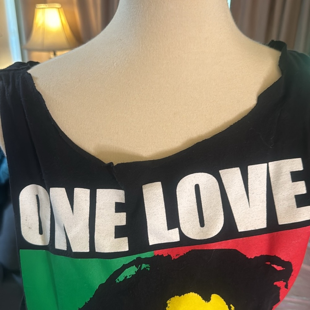 Bob Marley cut up Tank - Picture 2 of 4